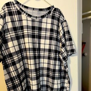 Black and white tunic